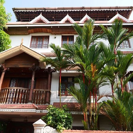 Hotel White Rose Kochi Екстер'єр фото