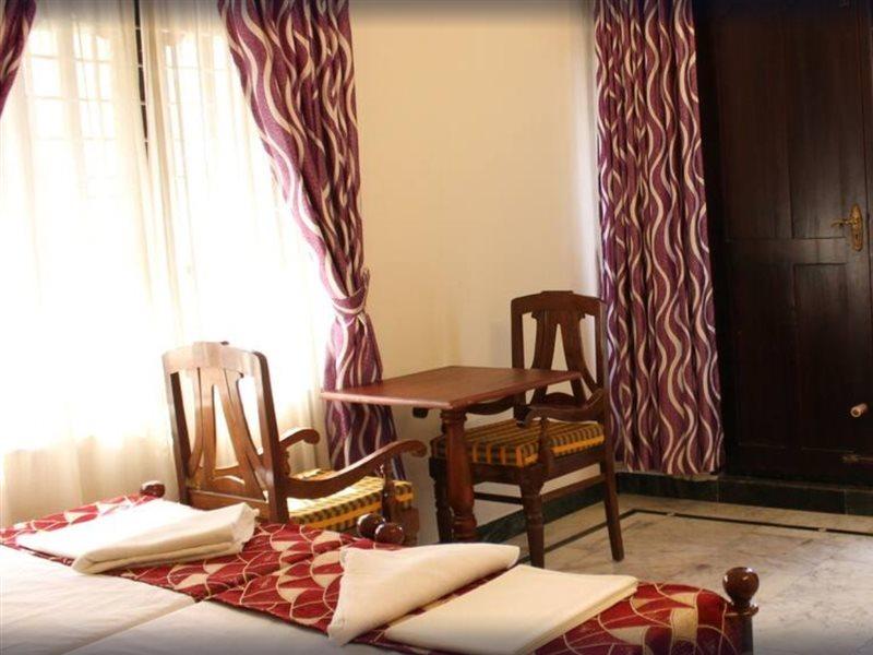 Hotel White Rose Kochi Екстер'єр фото