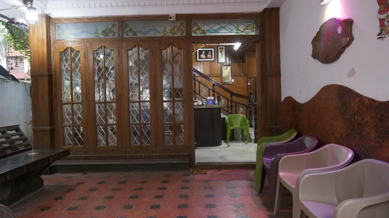 Hotel White Rose Kochi Екстер'єр фото