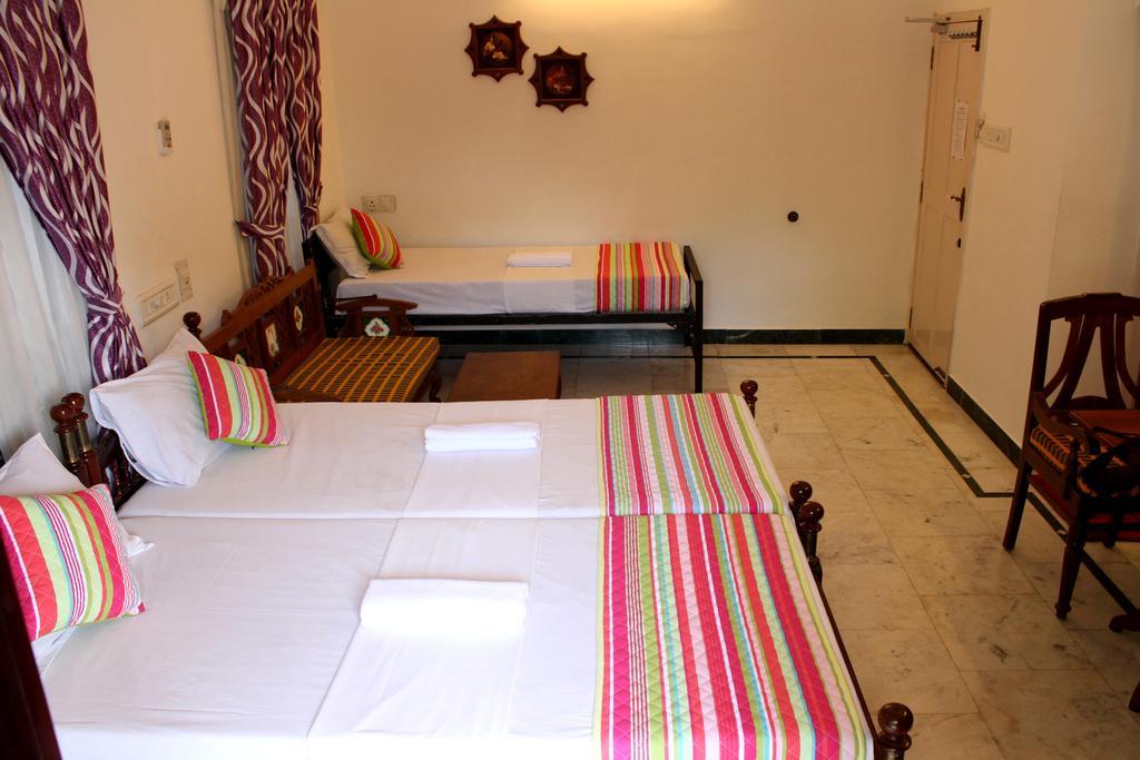Hotel White Rose Kochi Екстер'єр фото