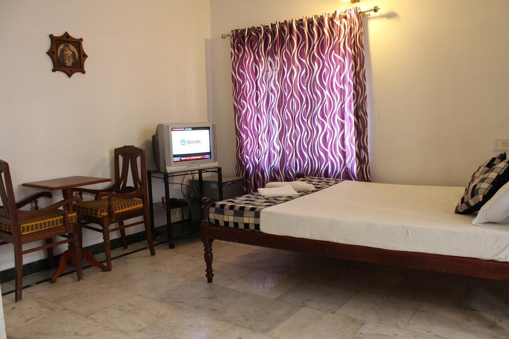 Hotel White Rose Kochi Екстер'єр фото