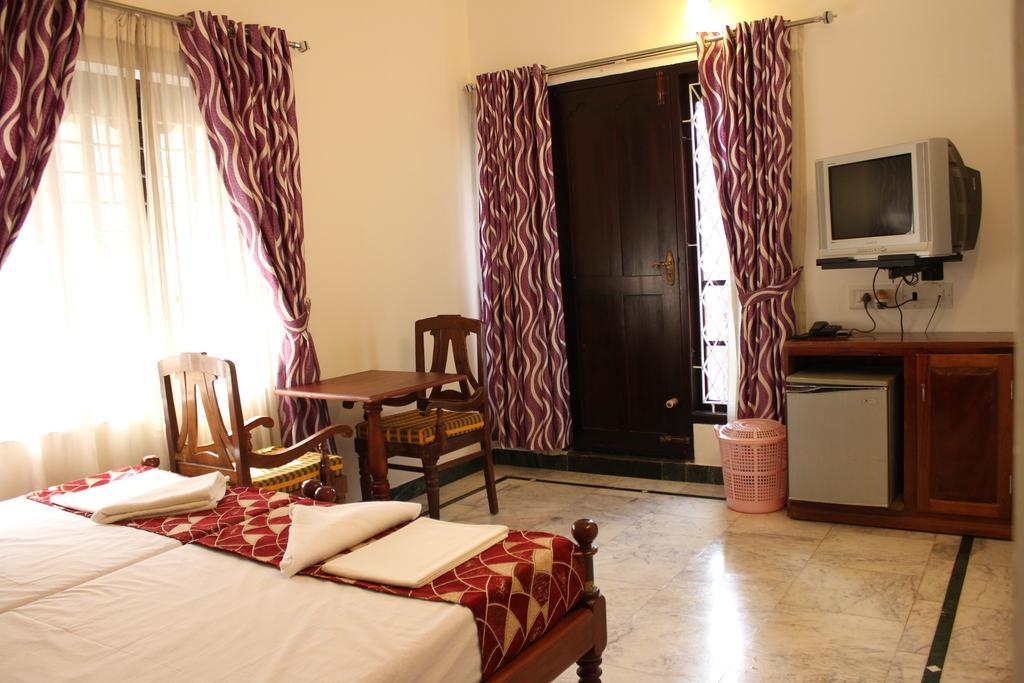 Hotel White Rose Kochi Екстер'єр фото
