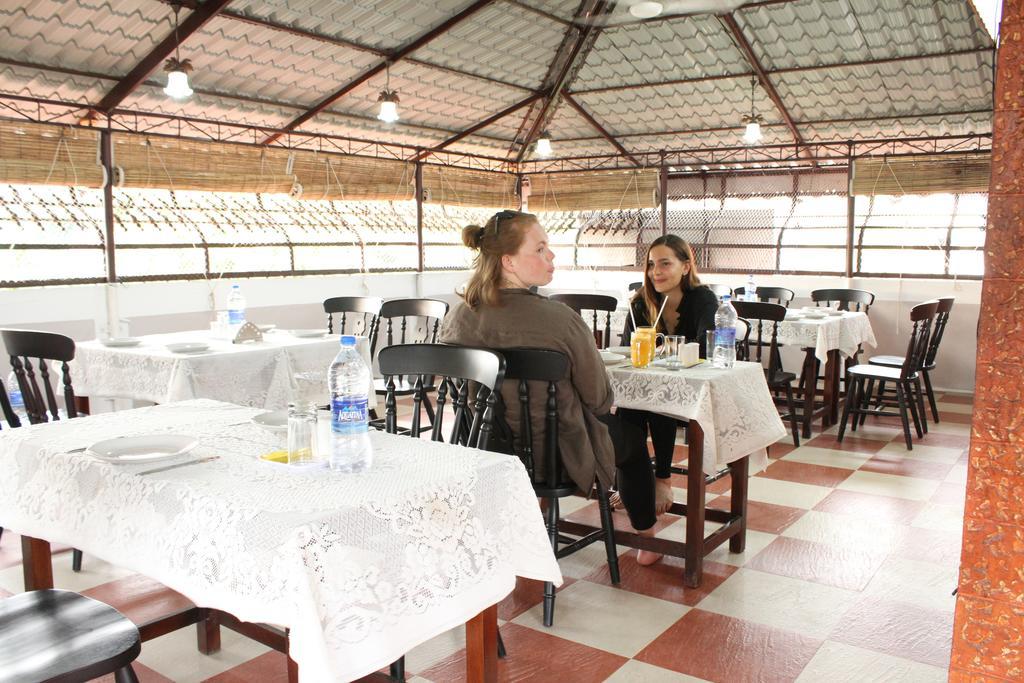 Hotel White Rose Kochi Екстер'єр фото