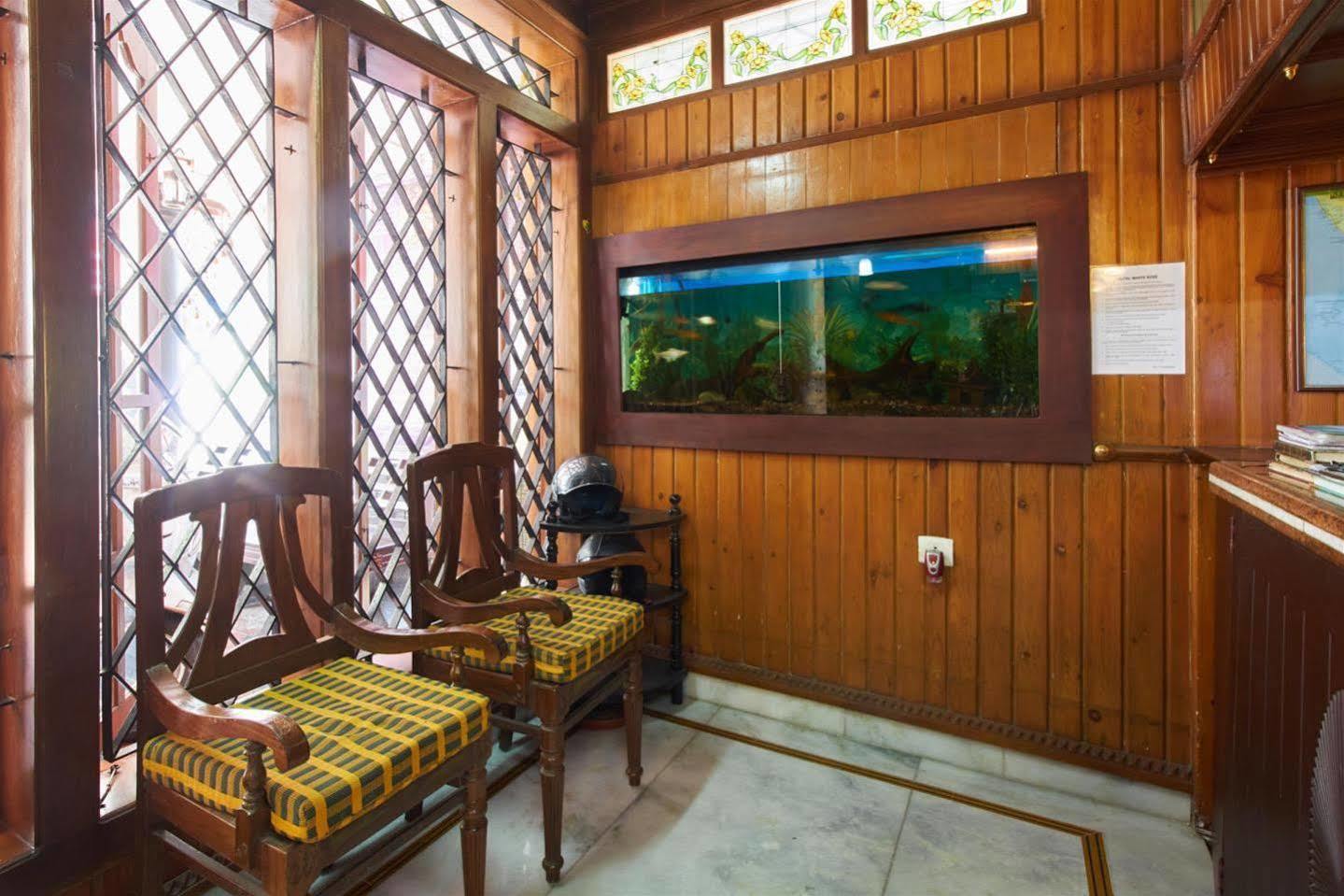 Hotel White Rose Kochi Екстер'єр фото