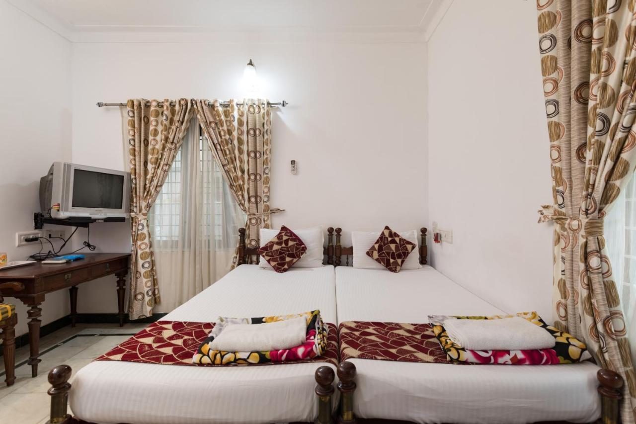Hotel White Rose Kochi Екстер'єр фото