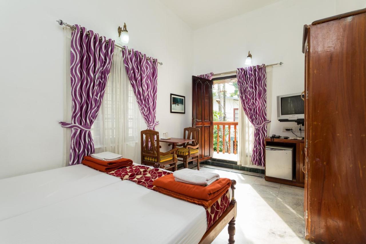 Hotel White Rose Kochi Екстер'єр фото