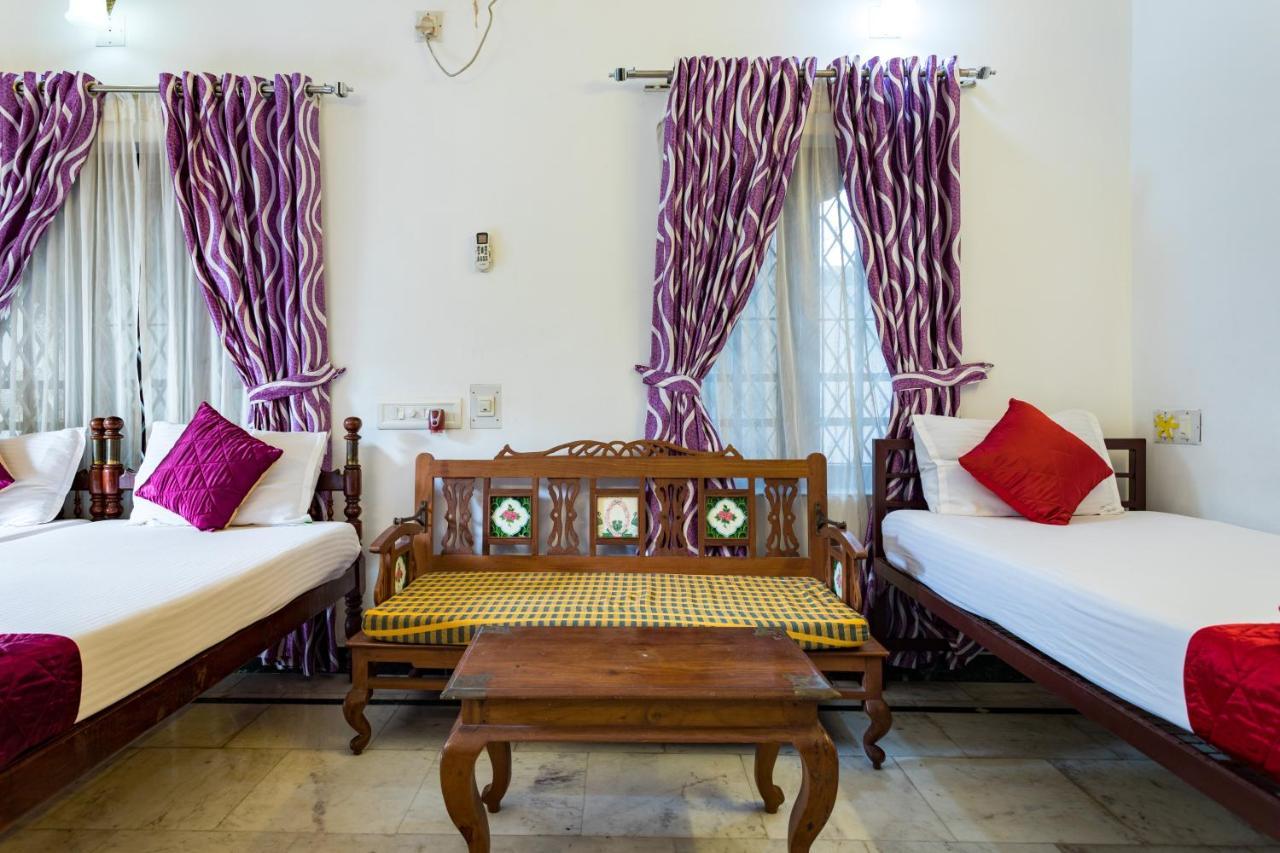 Hotel White Rose Kochi Екстер'єр фото