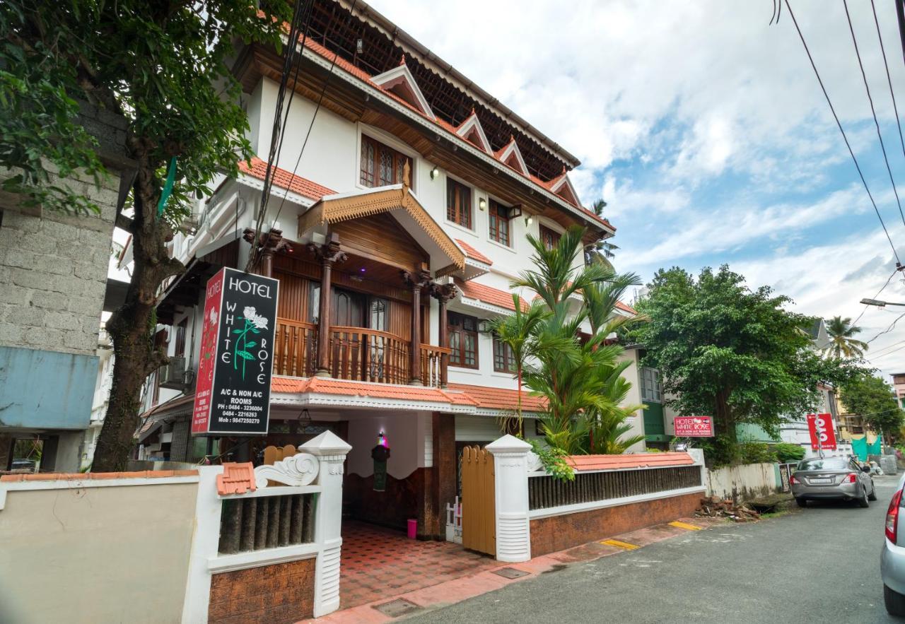 Hotel White Rose Kochi Екстер'єр фото